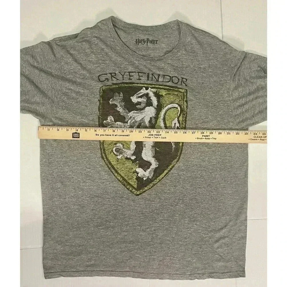 Harry Potter T-Shirt Mens XL Gray Gryffindor Graphic Tee Crew Neck Short Sleeve - Picture 3 of 5